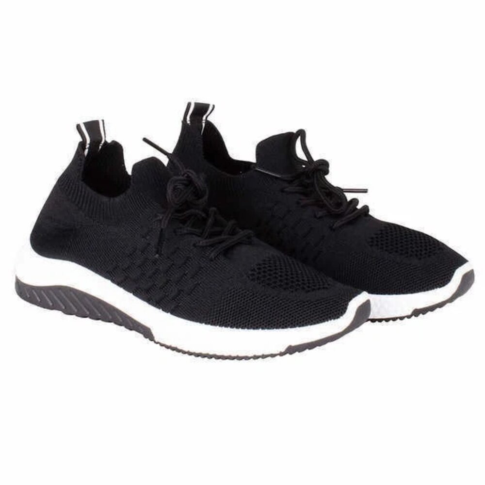 NEW IN BOX Danskin Free black womens sneaker sz 8
